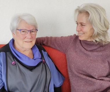 B&BW_cliënt en dochter_arm om elkaar we kregen precies wat we op dat moment nodig hadden