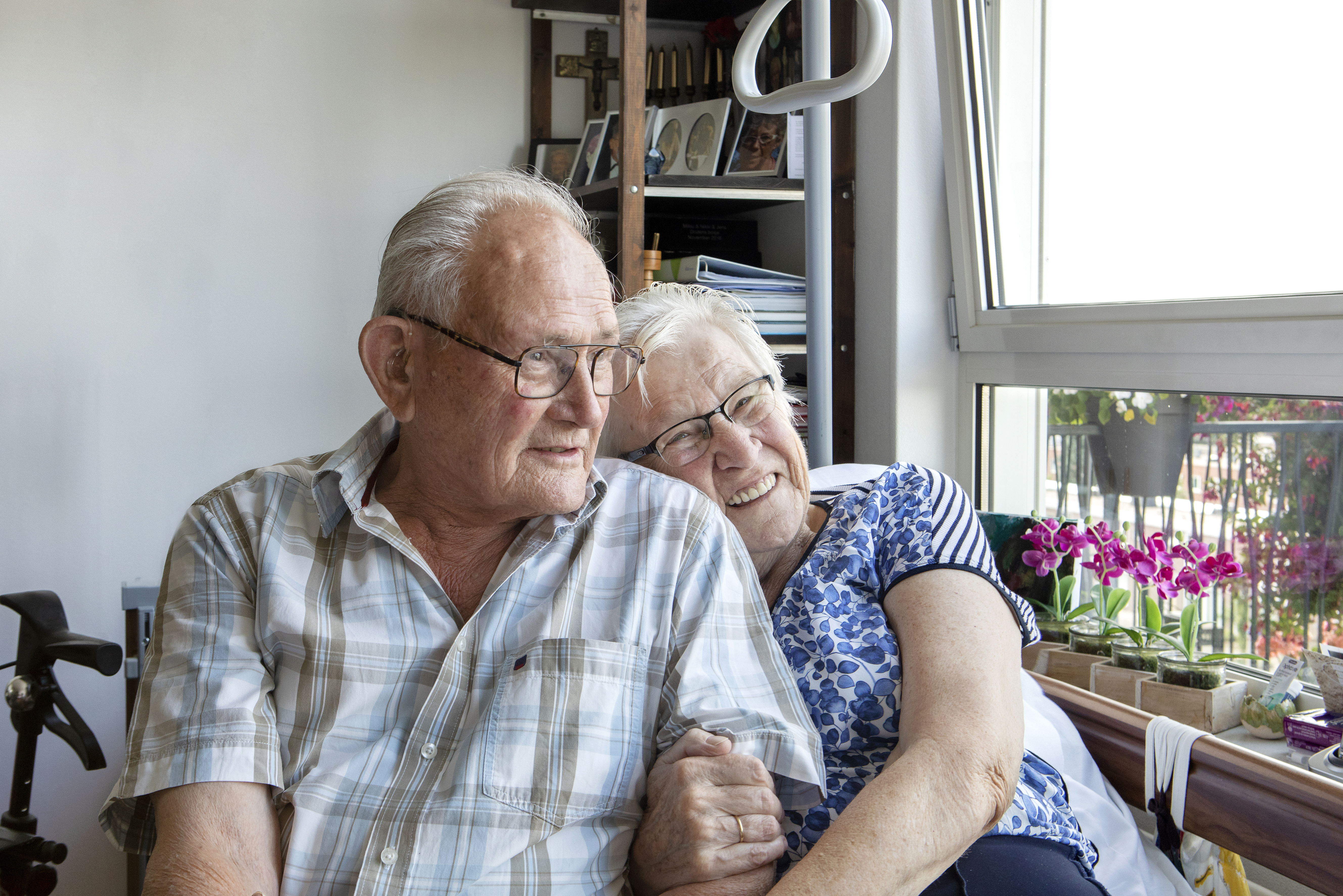 Man en vrouw in woning