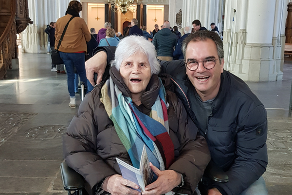 Sjoerd Scheepmaker Met Moeder In Stevenskerk Ervaringsverhaal Mantelzorg